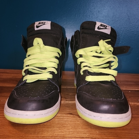 Nike Black and Neon Green Men's Shoes - Picture 5 of 15